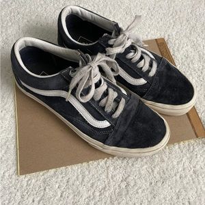 GUC Navy Suede VANS…size 7.5 men’s